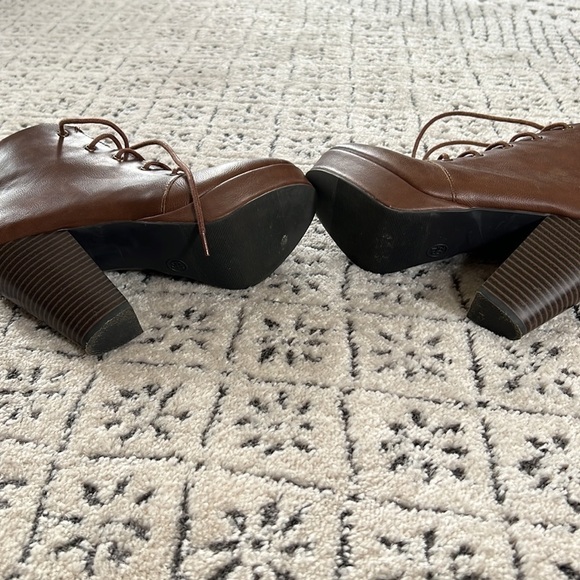 Mossimo Supply Co Chunk Heel Lace Front Boot Size 6.5M - Picture 6 of 9